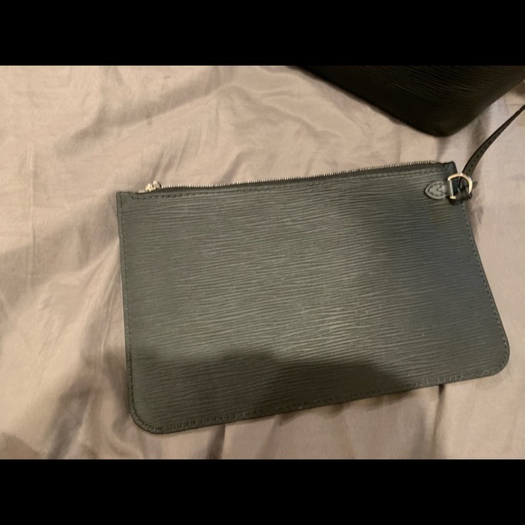 Louis Vuitton Neverfull MM Black Leather Tote - Picture 12 of 16